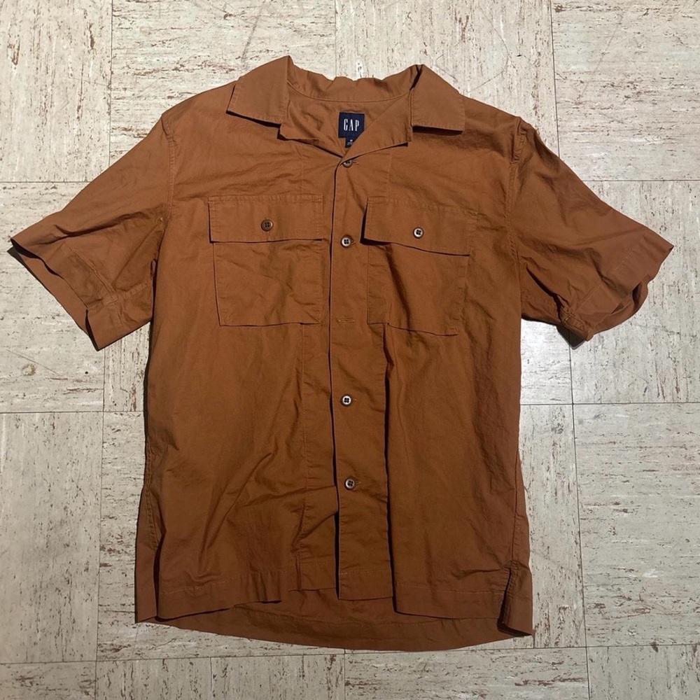 GAP Men's Tan Casual Button Down Shirt